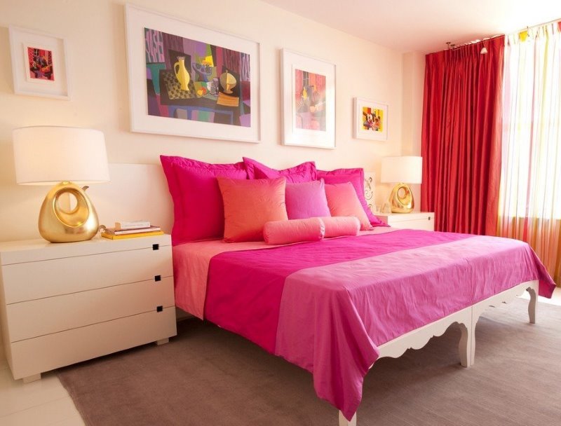 Do-it-yourself bedroom decor in pink colors