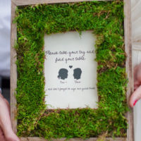 DIY moss frame for interior decoration