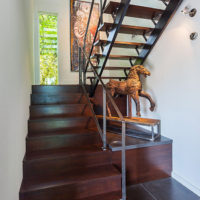 Do-it-yourself space decoration under the stairs