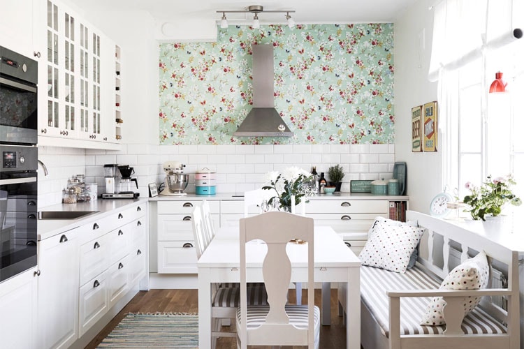 natural light in the interior of the kitchen