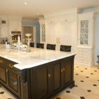 Moldings on the walls and furniture in the living room of a country house