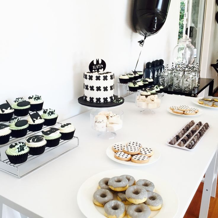 Réglage de la table douce pour l'anniversaire d'un enfant