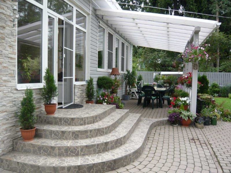 Outdoor Terrace with Polycarbonate Canopy