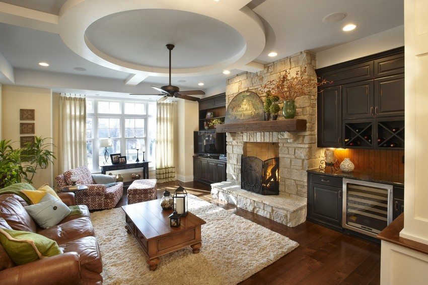 Combined ceiling in a large living room