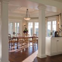 Rectangular columns in the living room of a country house