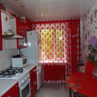 Red color in the design of the kitchen space