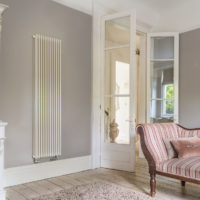 Radiateur de chauffage à l'intérieur du salon