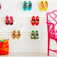 Life hack for storing shoes on the hallway wall