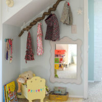 Hanger made of driftwood in the children's room