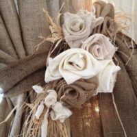 Burlap Garter Mawar untuk Langsir