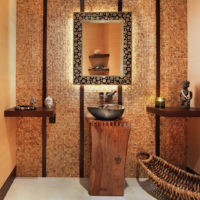 Antique style bathroom interior