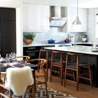 Design kitchen with a dedicated dining area