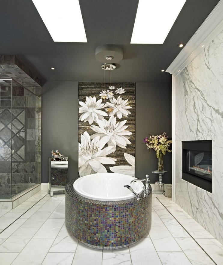 Round mosaic bathtub