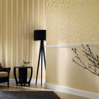 The combination of cream wallpaper with a variety of patterns