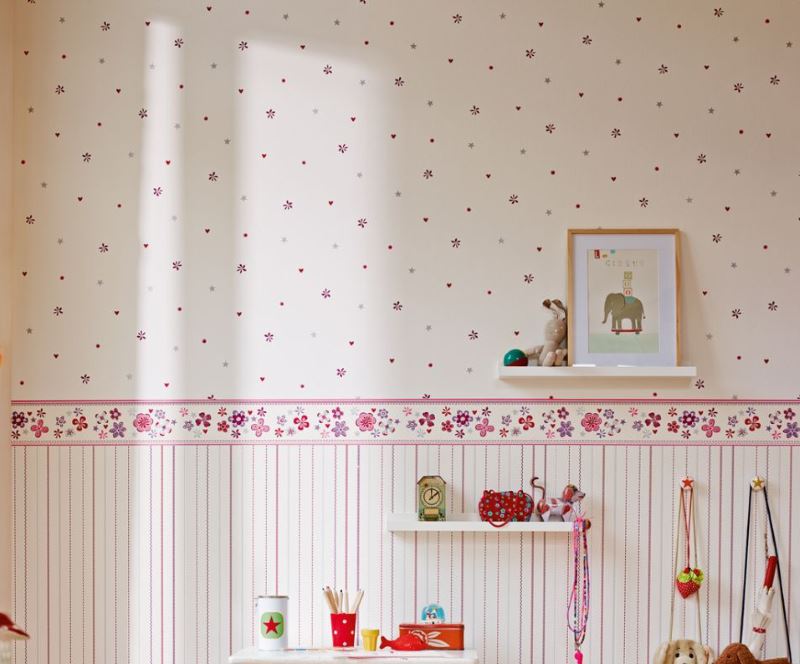 Pink wallpaper with a small ornament