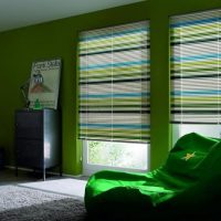 Multi-colored stripes of horizontal slats