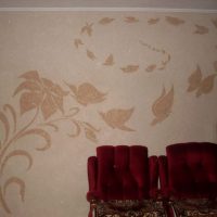 DIY flower on the wall of liquid wallpaper