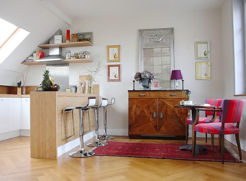 Bar counter in the attic kitchen