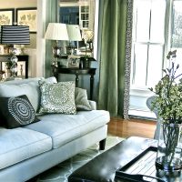 Emerald color in the design of the living room