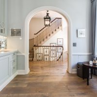 Arch in the interior of the kitchen-living room