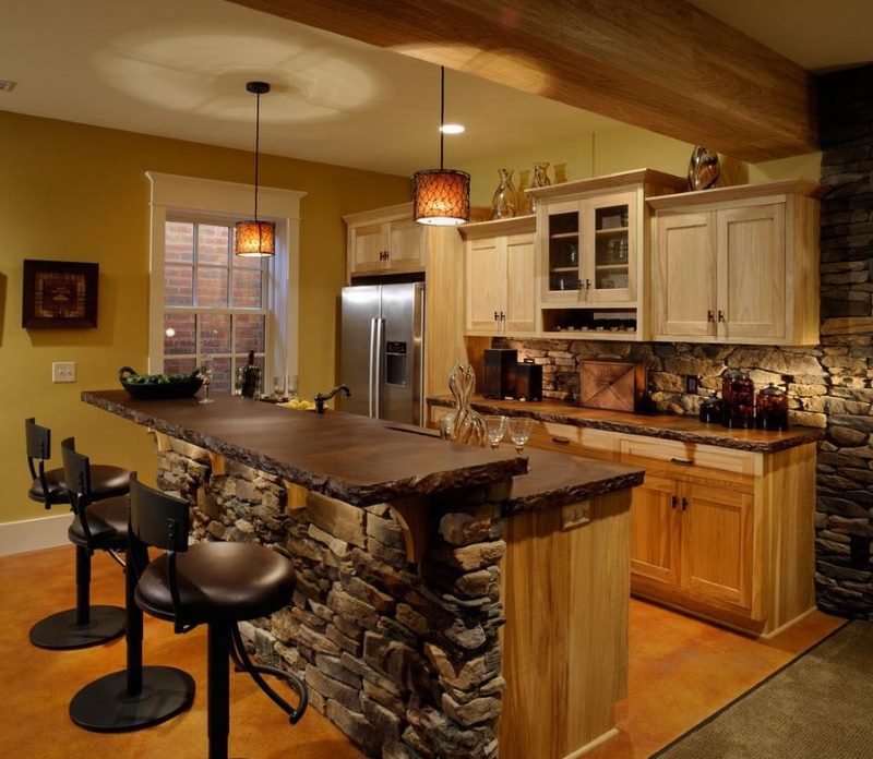 Finishing the bar counter with decorative stone