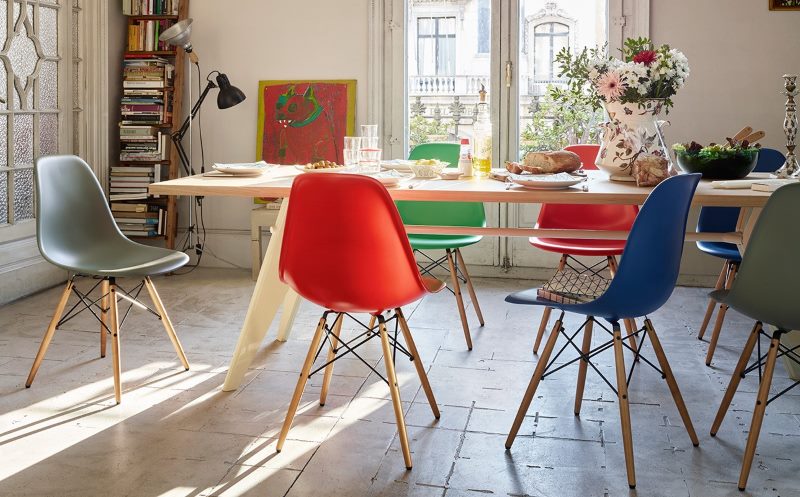 Multi-colored chairs in the interior of the kitchen