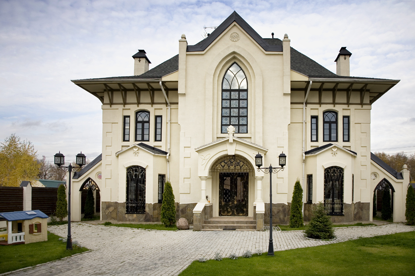 Bahagian luar rumah gaya istana moden