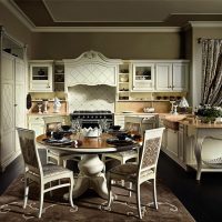 White polyurethane baseboards on the kitchen ceiling