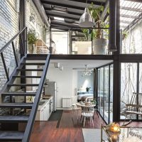 Open iron structures in the interior of the living room