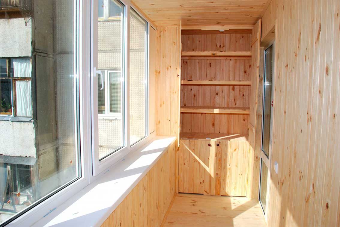 Cladding the walls of the balcony clapboard