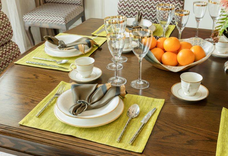 Light green napkins on the dining table