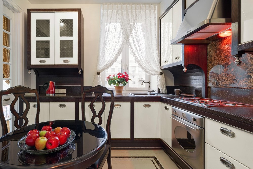 Attractive kitchen design in a modern apartment