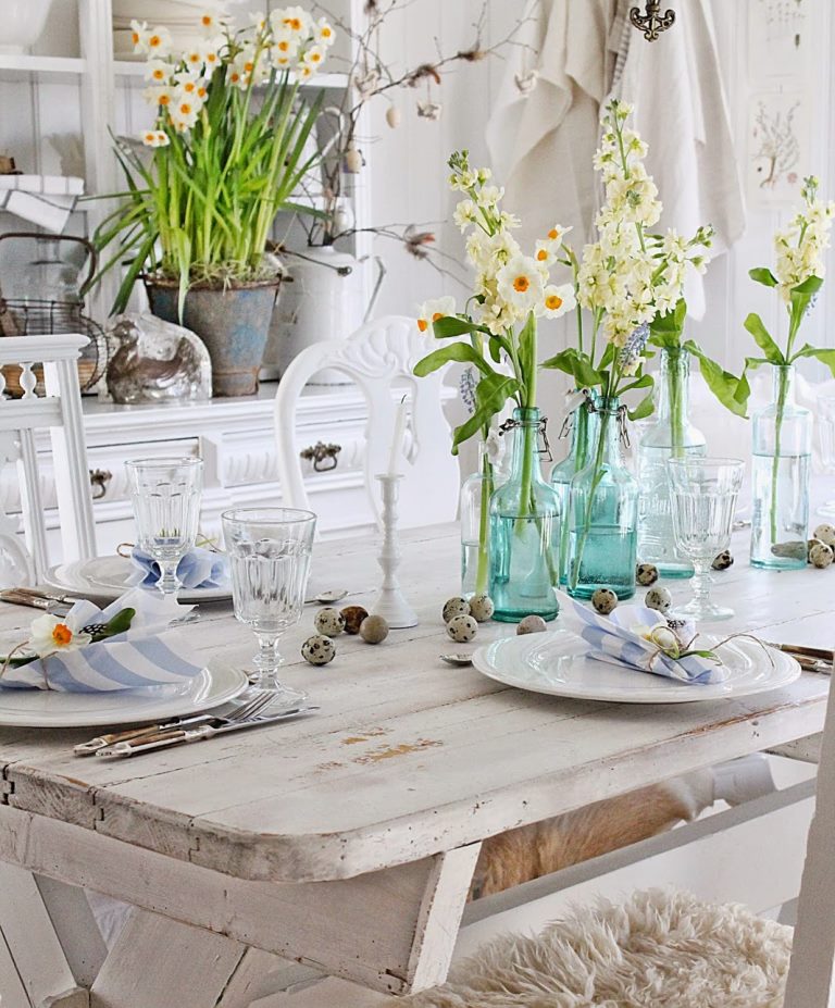 Fresh flowers in the interior of an apartment of 60 squares