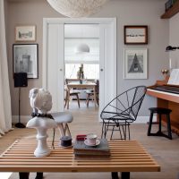 Decoration of the living room with a plaster figurine