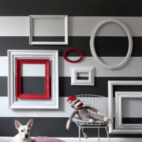 Wall decor empty frames