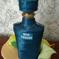 Botol hiasan dalam bentuk EMERCOM dari Rusia