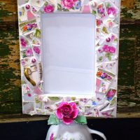 Porcelain fragments frame decor