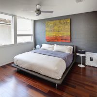 Gray accent bedroom wall