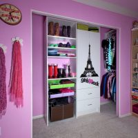 Arrangement of a pantry in the room of a young girl