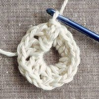 DIY crocheting a rug