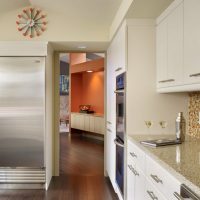 Stainless steel in the interior of the kitchen