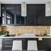 Linear kitchen in black