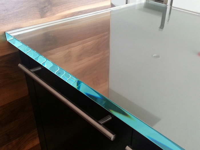 Glass worktop for the kitchen.