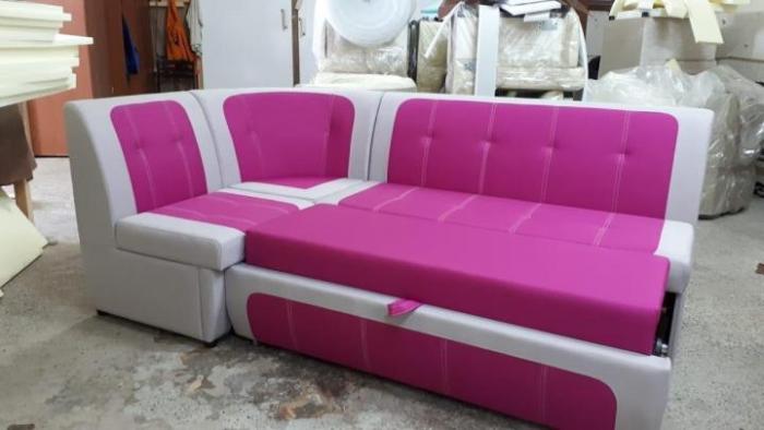 Terdapat 4 jenis sofa sudut.