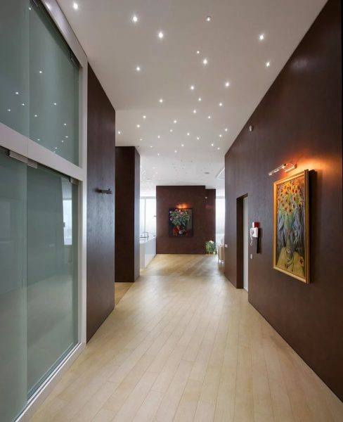 False or suspended ceilings are ideal for the corridor.