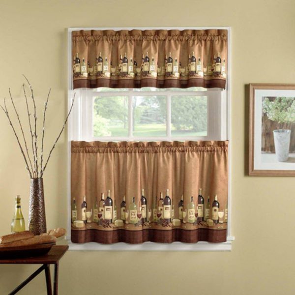 They are also called “country curtains” or “grandmother’s window”. They will be optimal for simple styles such as Provence, country, shabby chic.