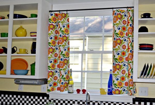 You can sew your own curtains in the kitchen