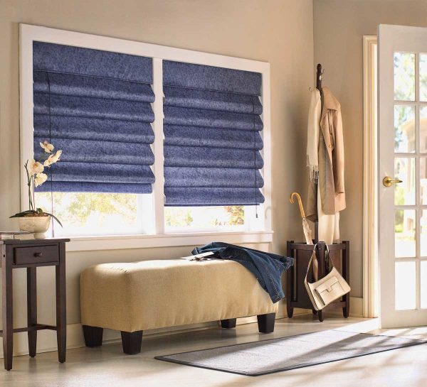 One of the most popular trends used by designers in window decoration in 2019 is Roman curtains.