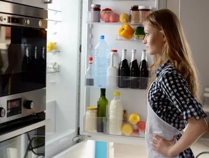 Even improperly set temperatures in the refrigerator can cause an unpleasant odor.